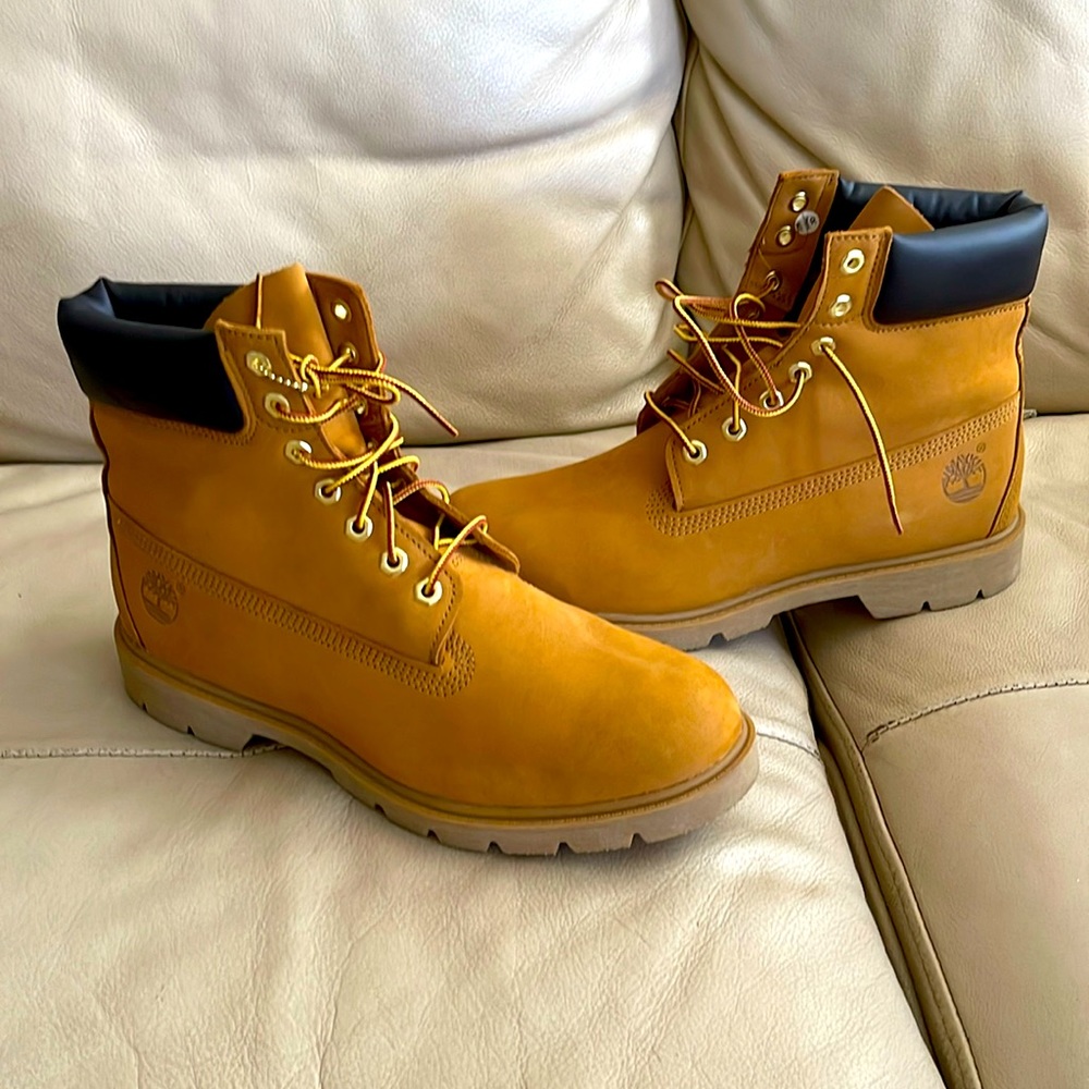 Pair of wheat timberlands/wheats/constructs for sale! Very good condition!!